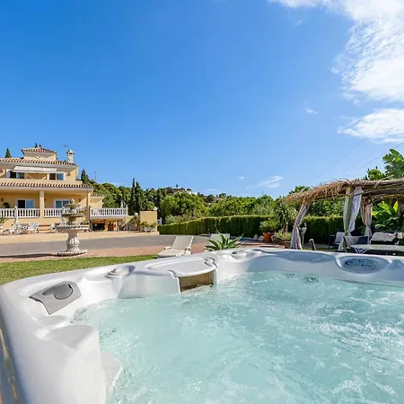 Hostel Getaway In Roca Estepona