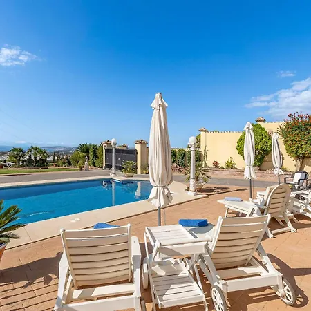 Getaway In Roca Hostel